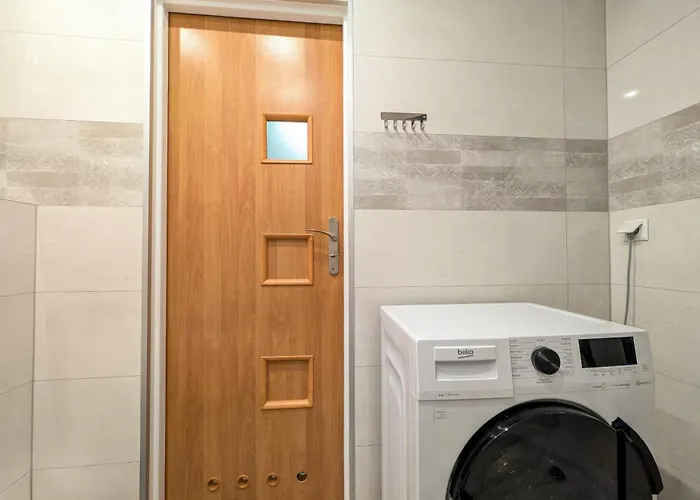 Prusa By Bookinghost Wrocław